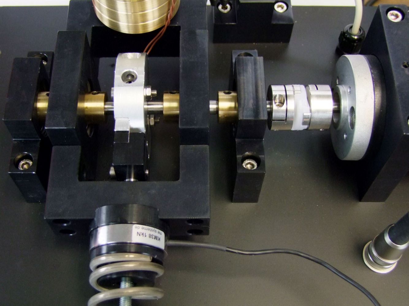 Bildbeschreibung: wp-content/uploads/2025/02/Gleitlager-Pruefstand-GLP-500-Temperaturmessung.jpg